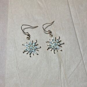 Elegant Gold Starburst Earrings